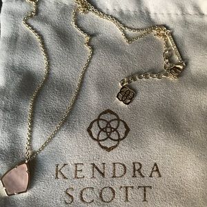 Kendra Scott necklace